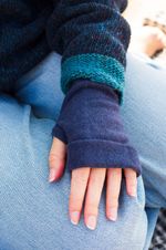 Turtle Doves Cashmere Fingerless Gloves - Navy