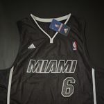 Miami Heat LeBron James Basketball Jersey Men’s XL