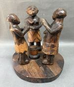 NICE UNUSUAL SOUTHERN AFRICAN TSWANA TRIBAL ART CARVED WOODEN TRIO OF FIGURES