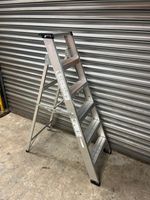 ALUMINIUM STEPS / STEPLADDER - 6 TRED