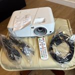 Viewsonic PG707X 4000 Lumens DLP Projector 1 Lamp Hours USED ONCE