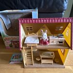 Sylvanian Families Cosy Cottage 1:16 2 Rooms 2 Storey Furnished 5242