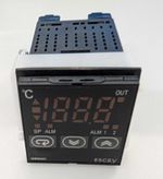 OMRON E5CSV-Q1TD-500 - Temperature Controller - Used