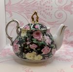 Vintage Victoria’s Garden Floral Tea Pot w/ Gold Trim