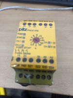 Pilz PNOZ XV2 Safety Relay 