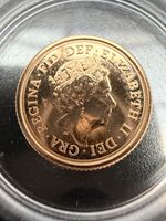 2022 1/4 Gold Sovereign Coin Queen Elizabeth II Obverse Royal Arms Reverse