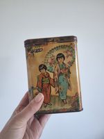 Vintage Chinese Tin Storage Collectable Lithographed Chinoisere Tin Box Empty