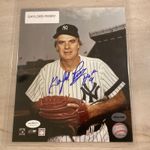GAYLORD PERRY Signed 8x10 Photo-HALL OF FAME-NEW YORK YANKEES - JSA COA