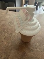 Target Bullseye ~ 15.2 oz White Ice Cream Cone Shaped Syrup Pump Soap Dispenser
