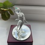 HADRIAN CRYSTAL DOLPHIN WITH BALL. NO BOX. USED. VERY GOOD CONDITION. MARKED