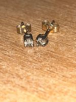 Vintage Fully Hallmarked 9ct Yellow Gold Solitaire Diamond Earrings