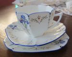 RARE VINTAGE SHELLEY QUEEN ANNE IRIS TRIO - R723404