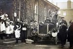 rs3024a - London - Walthamstow Fire Engine Reg,F.5675 & Santa Claus - photo 6x4