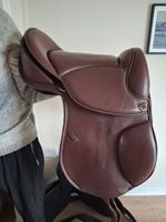 Easy Trek 17" Treeless Saddle