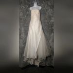 IVORY STRAPLESS WEDDING DRESS
