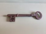 LARGE ANTIQUE METAL KEY WITH DISTINCTIVE LOCKING BIT AND BOW HANDLE     (REF W3)