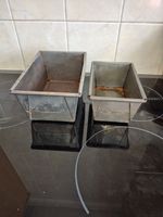 2 X Vintage Bread Loaf Tins. 1 Large 1 Small.