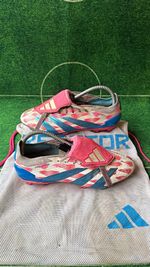 adidas Predator Elite Moulded Stud Football Boots, Size 7.5 + Bag
