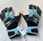 Umbro Neo Precision Goalkeeper Gloves