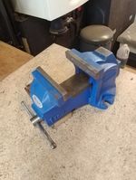 USED RECORD 1 TON BENCH VICE