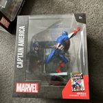 Mcfarlane Marvel cover statue - Captain America inspired by issue 100. S23