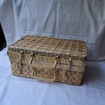 Vintage Wicker Rattan/Storage/Box Basket Lid Handle  Picnic Peg Locks