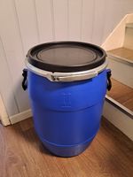 Plastic barrel with lid 60 litre capacity.