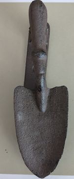CAST IRON DOOR KNOCKER IN THE SHAPE OF A  GARDEN TROWEL