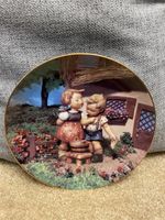 Hummel Plate Little Companions 8" Collector Plate - Squeaky Clean M.J.