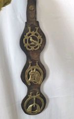 Vintage Aged Unusual Brown Leather 3 Horse Brass Animal Bird Horse Stirrup Brass