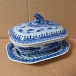 Chinese Qianlong period Large Export Tureen with Lid and Under Plate - (1736-95)