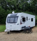 COACHMAN VIP 565 - FIXED SINGLE BEDS + END WASHROOM + MOTORMOVER