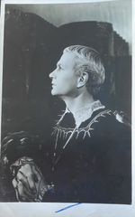 Laurence Olivier English Actor 1907 - 1989 Original Signed approx. 6 X 4 Photo