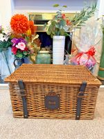 Harrods Large Vintage Wicker Hamper Picnic Basket  50 x 33 x 24 cm
