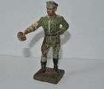 LINEOL  GERMAN OFFICER SERVING SOUP .