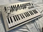 Korg Minilogue Polyphonic Analogue Synthesizer Silver – Original Power Supply