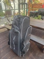 MILLICHAMP & HALL    Cricket Trolley Bag