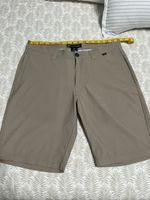 Travis Mathew Mens Hybrid Golf Shorts size 32 Stretch 10” Inseam