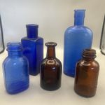 NICE GROUP OF GENUINE VINTAGE VICTORIAN AND LATER POISON CHEMIST BOTTLES P8