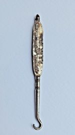 JOHNSON, JOHNSON Pure Tea BUTTON HOOK 3½" Small - Advertising -