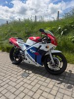 Honda VFR400 NC30