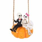 Resin Skeleton Couple Decoration with Rope Hangers Spooky Decorations Detailed
