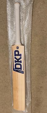 DKP Limited Edition 86cm /30.5cm Handle Grade 1 Cricket Bat  2lbs 10oz Brand New