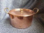 VINTAGE PEERAGE LIDDED COPPER COOKING POT WITH BRASS HANDLES 17CM DIAMETER
