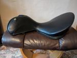 Wow Saddle Seat Extra Deep Curved Plastic Tree, Black, Size 1 (17")