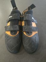 Size 11 Stealth Rubber Five Ten Climbing Shoes