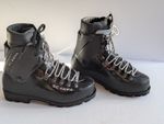Scarpa Vega mountaineering boots - size 9 (UK) mens