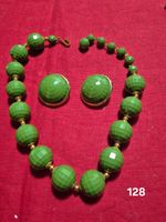 VINTAGE Green Faceted Bead Necklace Earrings Clip 128