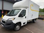 peugeot boxer luton van WITH TAIL LIFT no vat