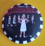 Blondie 1980s Music 25mm Tin Pin Badge.  EB9-5